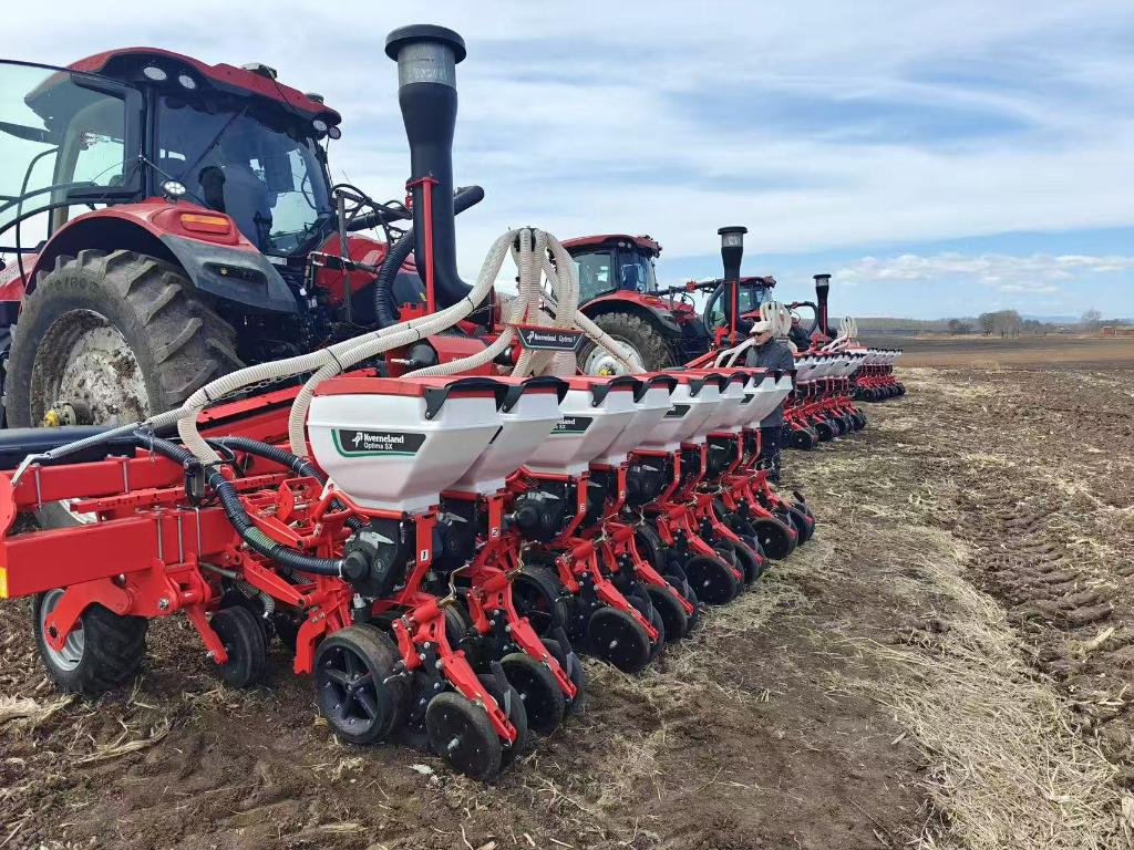 黑龙江鹤岗：科技助力农户“黑土掘金”